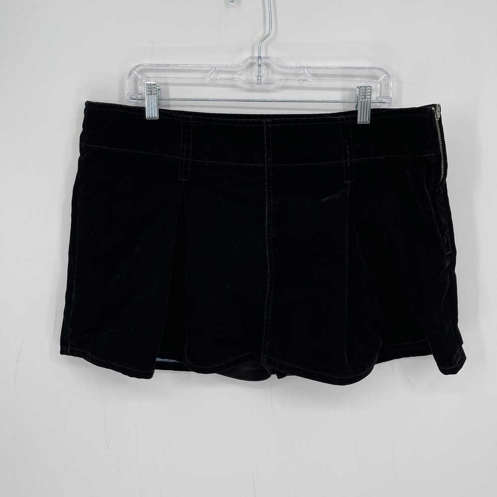 Madden NYC Women's Y2K Black Velvet Pleated Night Out Mini Skirt Skort Size XL